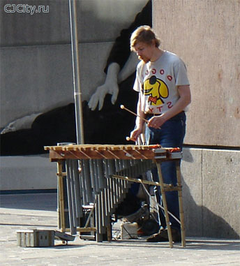 Уличный музыкант